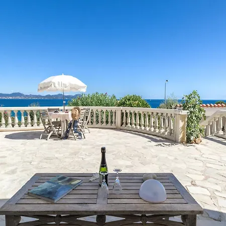 Luxury With Jacuzzi In Les Issambres