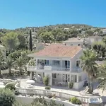 Villa Luxury With Jacuzzi In