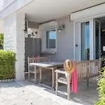 Luxury With Jacuzzi In Villa Les Issambres