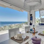 Luxury With Jacuzzi In Villa Les Issambres