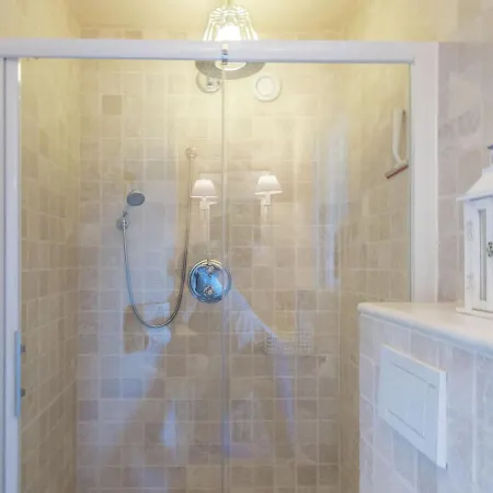Villa Luxury With Jacuzzi In *