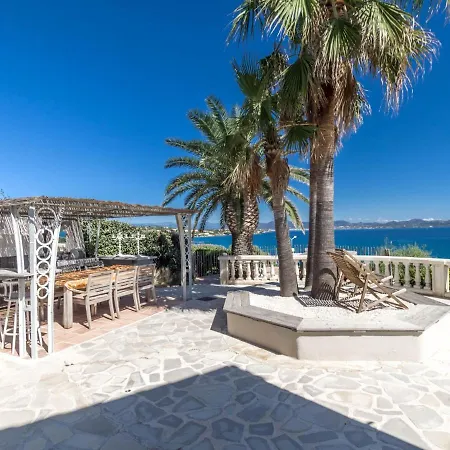 Villa Luxury With Jacuzzi In