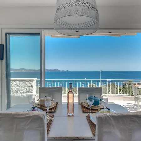 Luxury With Jacuzzi In Les Issambres