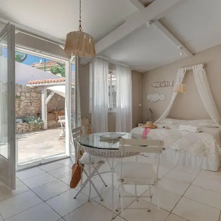 Luxury With Jacuzzi In Villa
