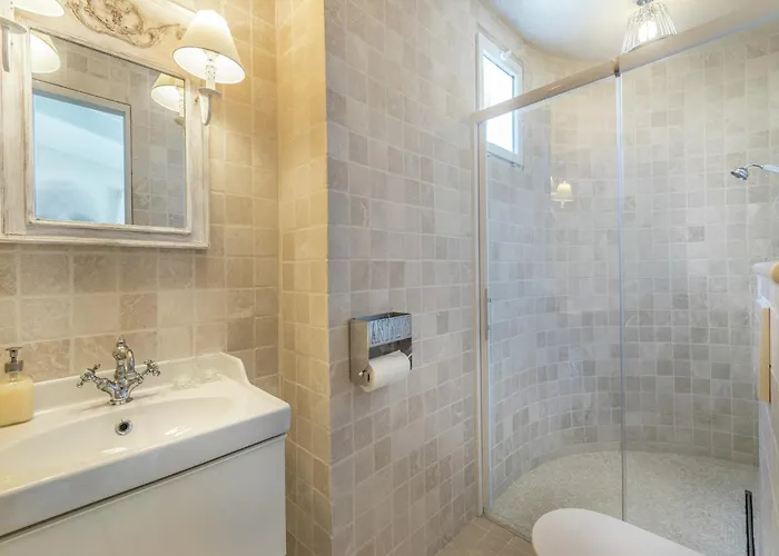 Luxury With Jacuzzi In