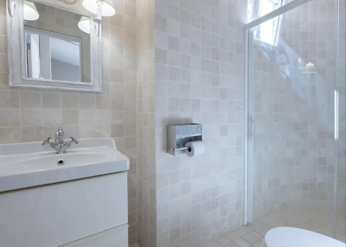 فيلة Luxury With Jacuzzi In لي إيسامبر