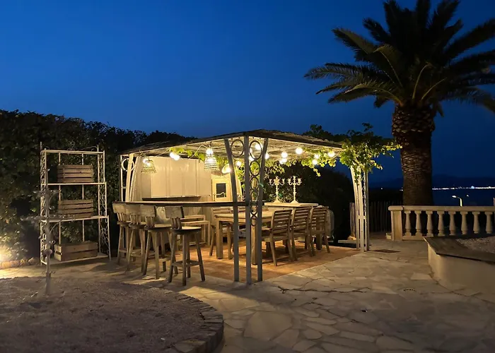 Luxury With Jacuzzi In فيلة